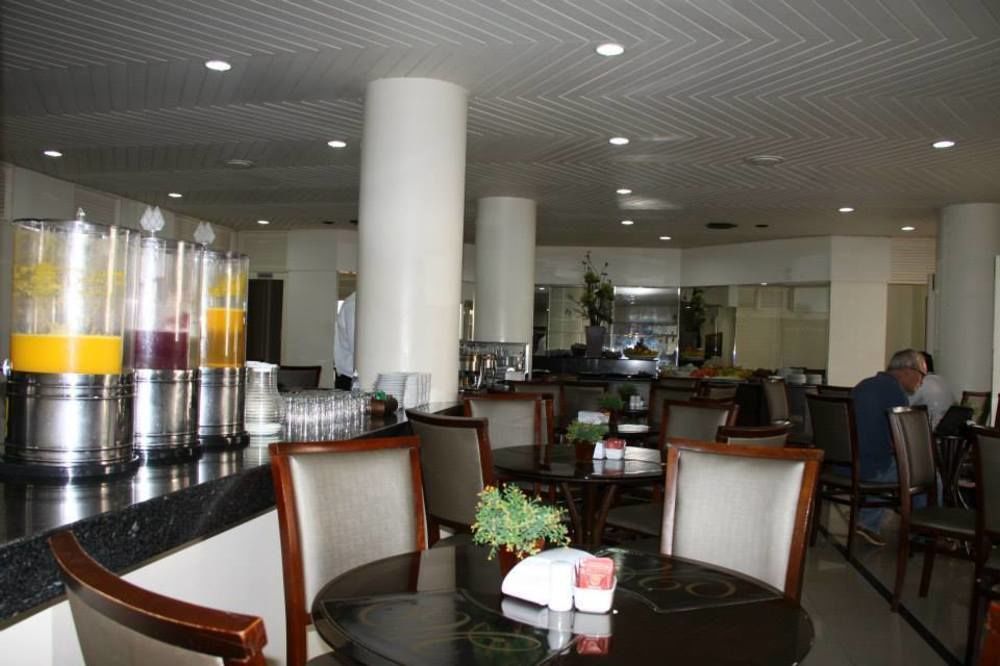 Hotel Monte Rey Montes Claros Exterior foto